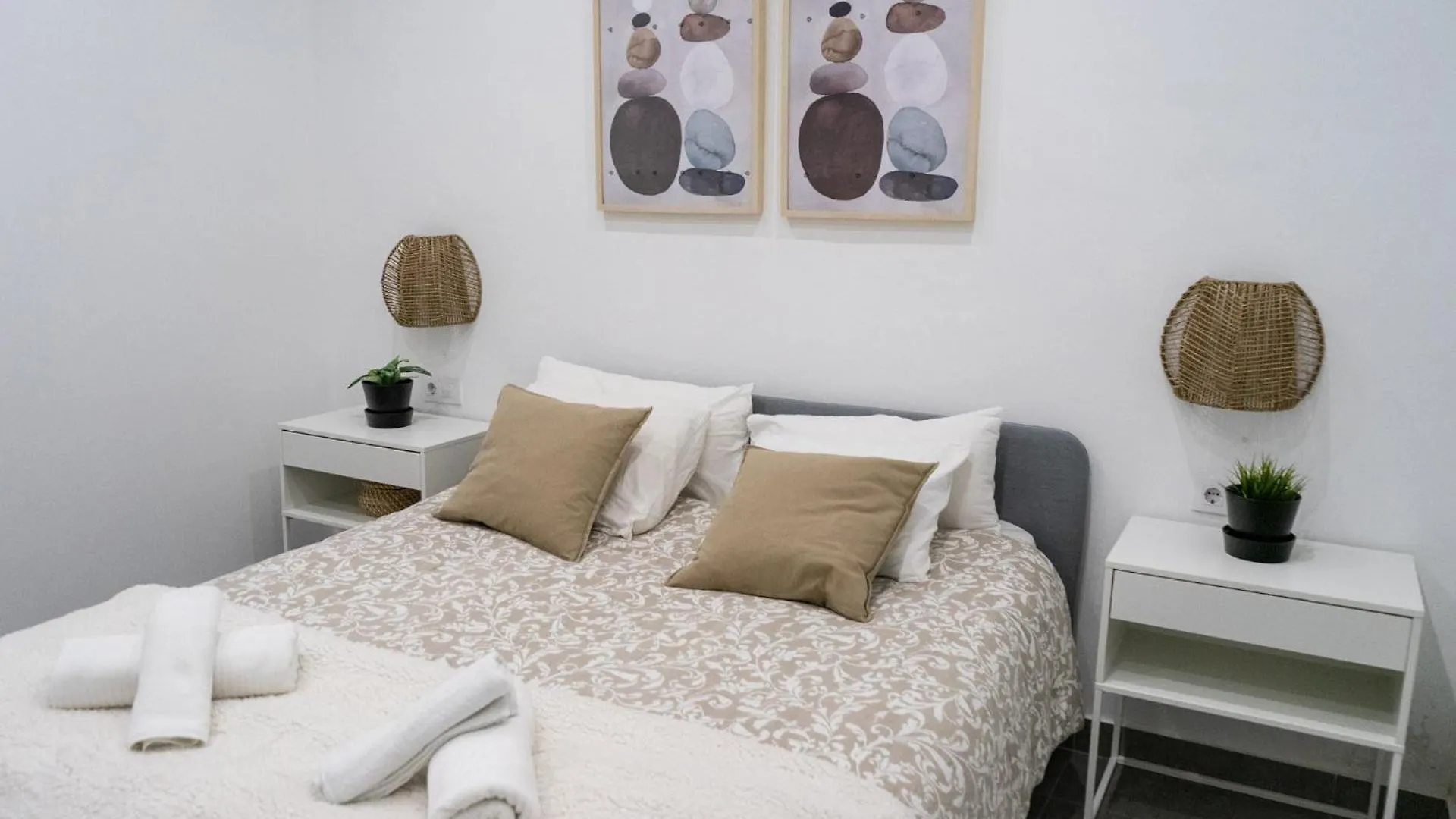 Stuning Apartment Next To The River - Sevillarooms Spanyolország