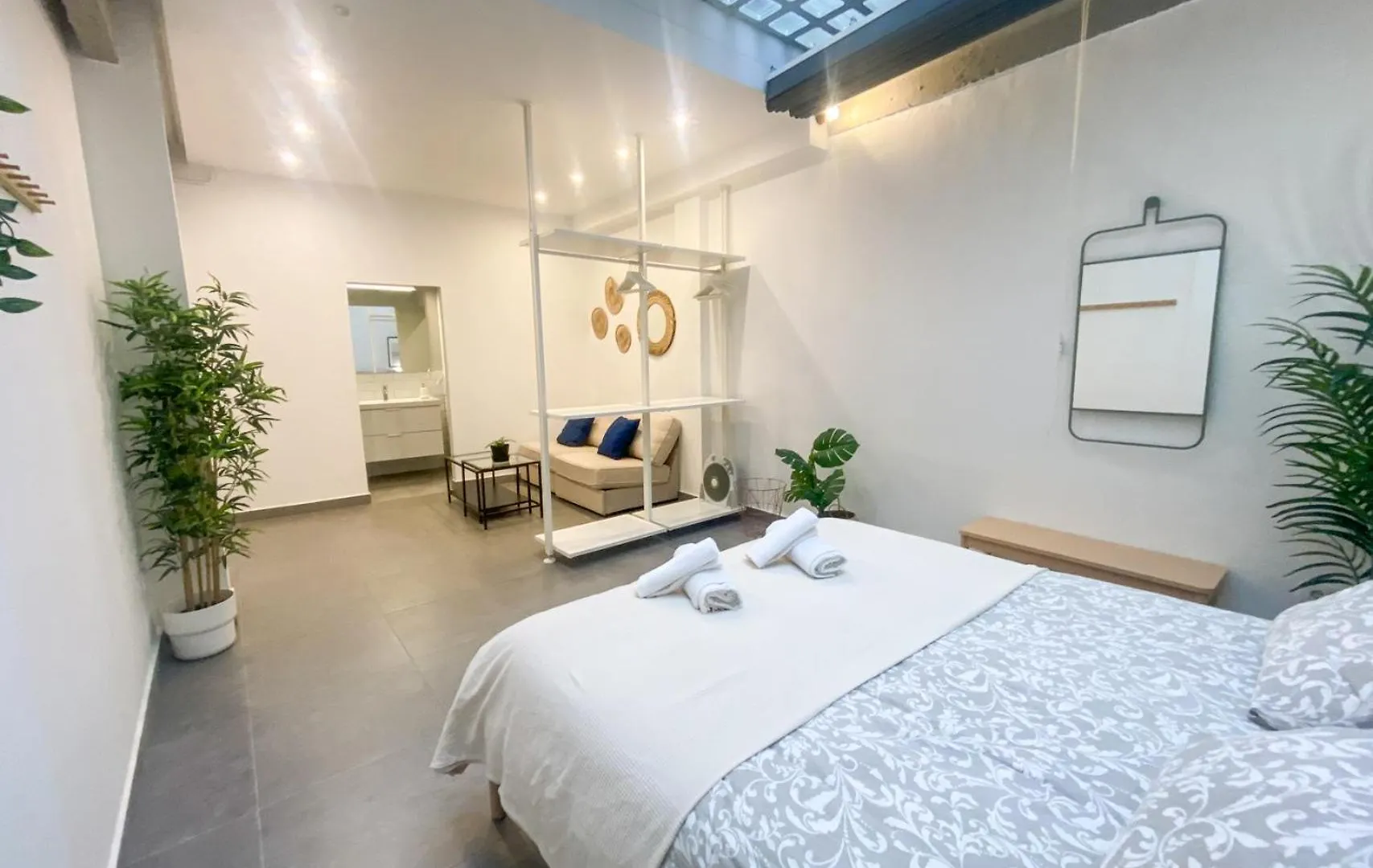 Stuning Apartment Next To The River - Sevillarooms Hiszpania