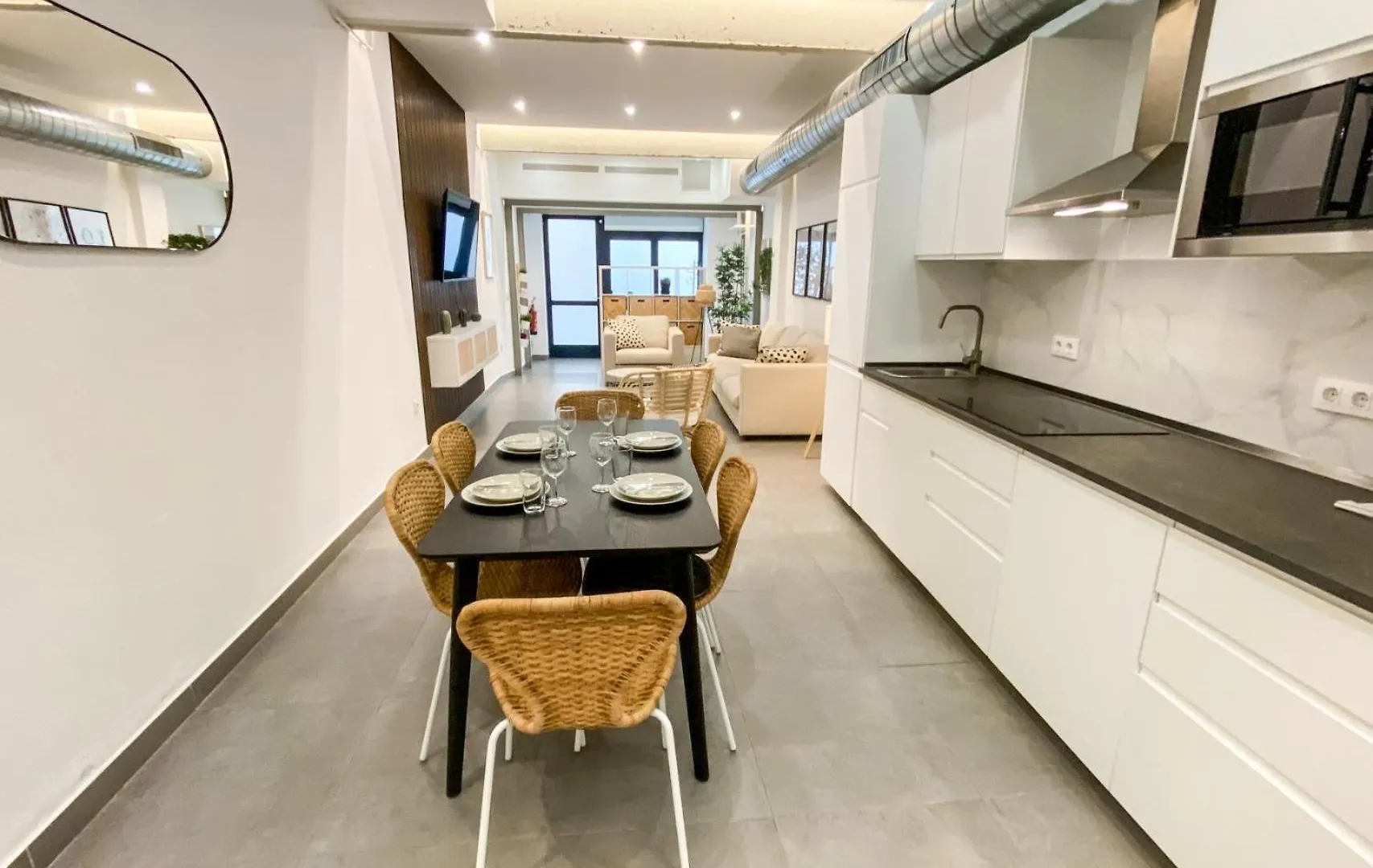 Stuning Apartment Next To The River - Sevillarooms 0*, Sewilla