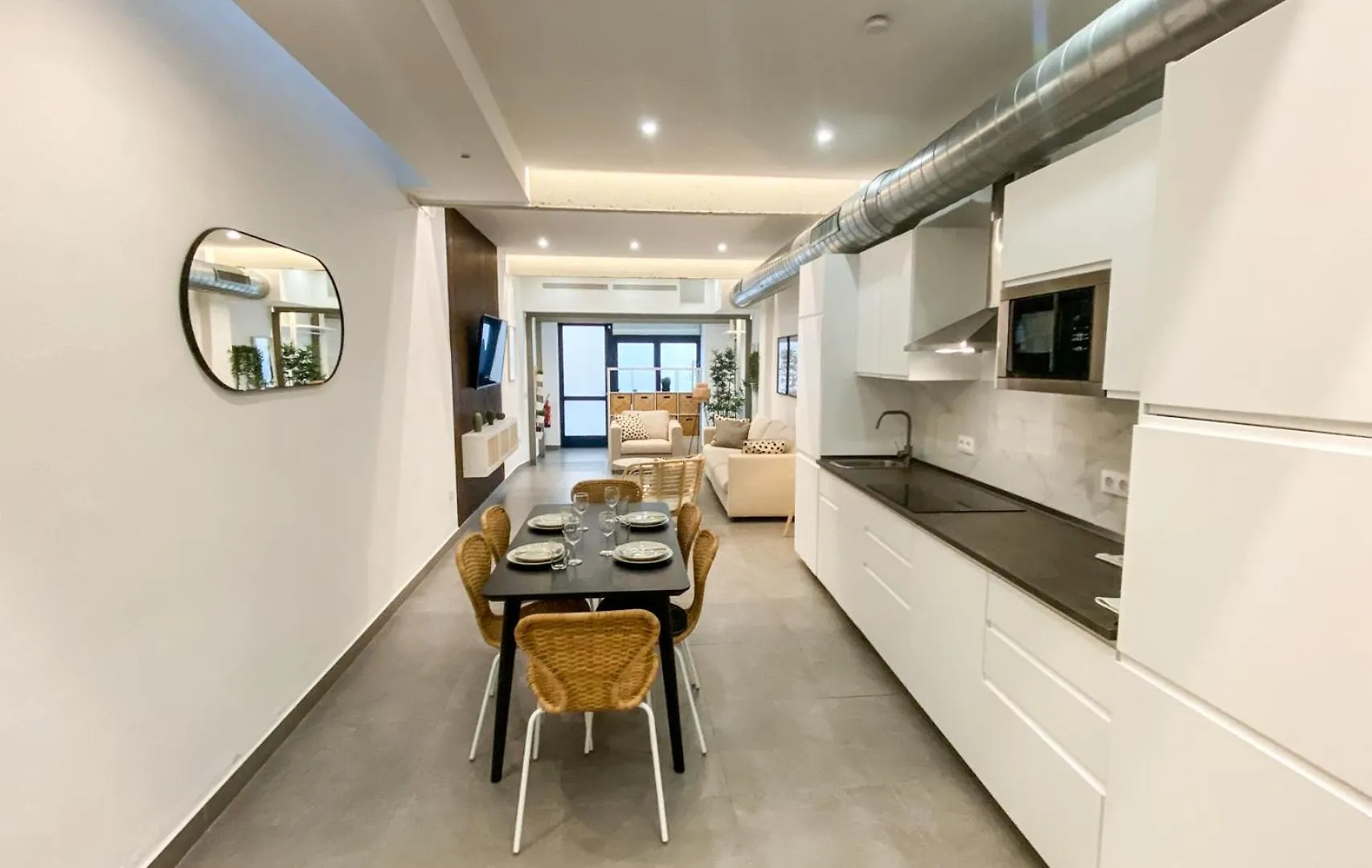 Stuning Apartment Next To The River - Sevillarooms