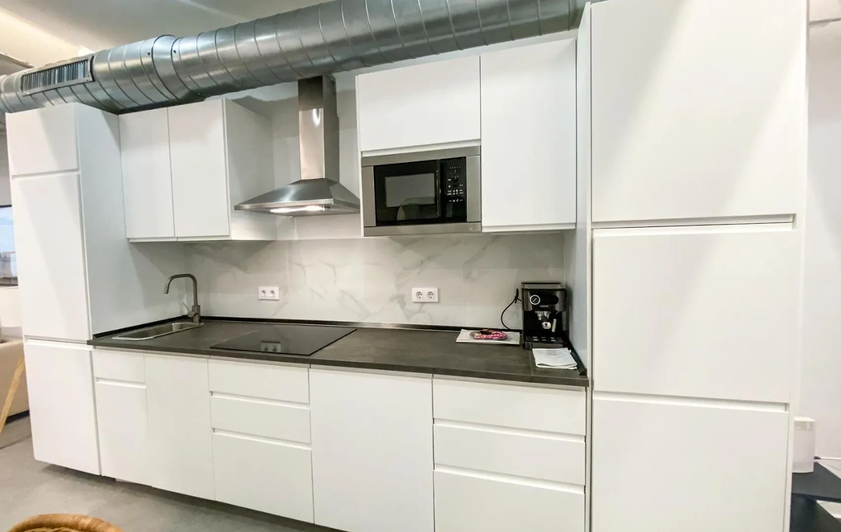 Stuning Apartment Next To The River - Sevillarooms